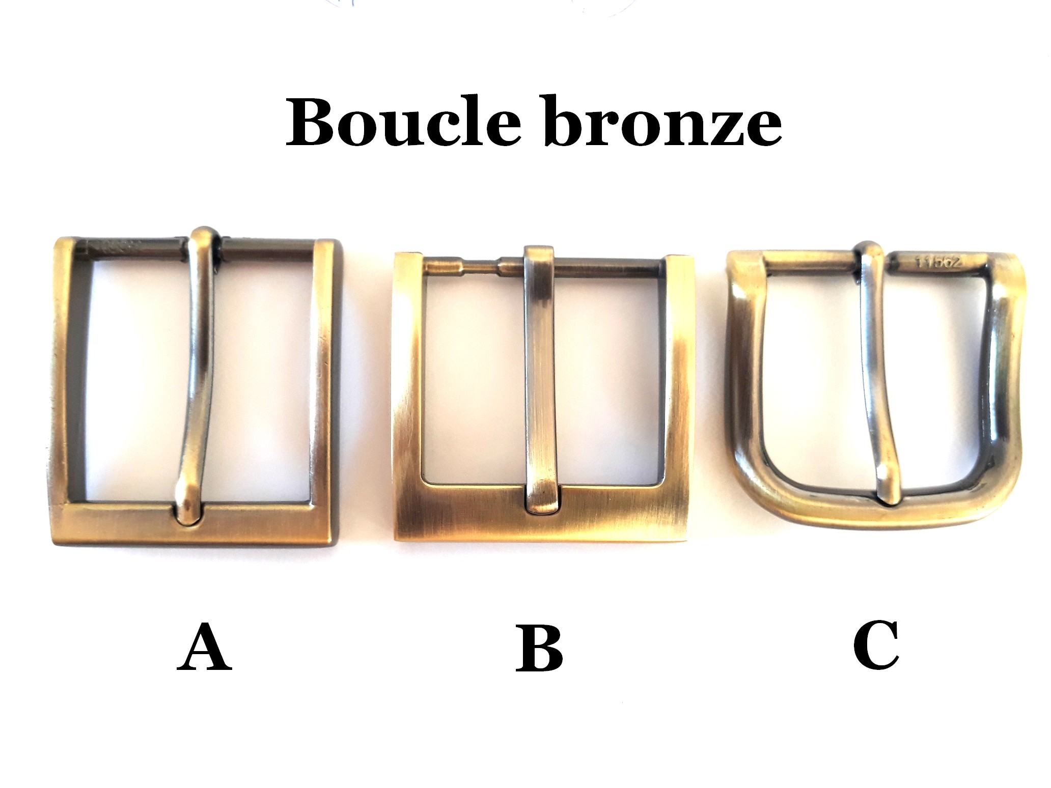 Ceinture artisanale en cuir rouge avec boucle bronze 4 cm.