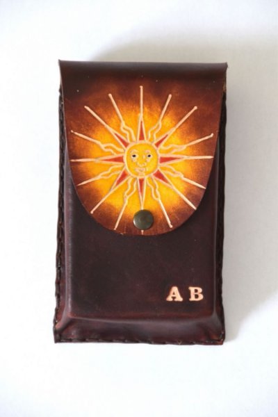 Etui personnalis&eacute; en cuir pour jeu de tarot