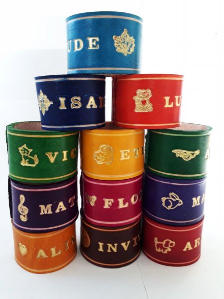 Rond de serviette pr&eacute;nom gravure dor&eacute;e