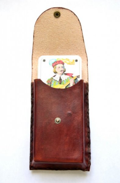 Etui personnalis&eacute; en cuir pour jeu de tarot